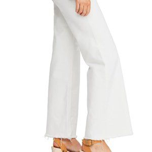 Free People High Waist Flare Leg White Jeans. Beautiful quality!!!